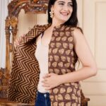 Brown leafy sleeveless jacket