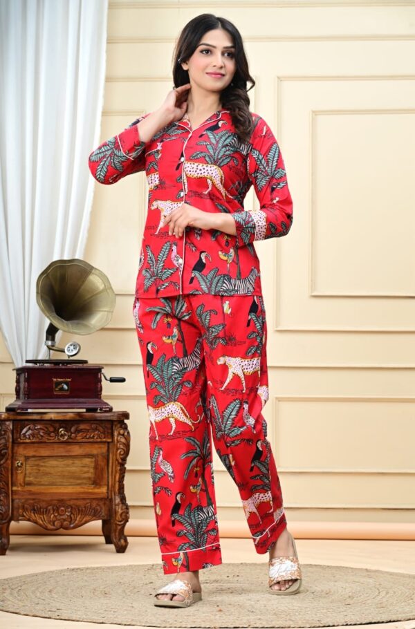 Red jungle theme printed collar night suit