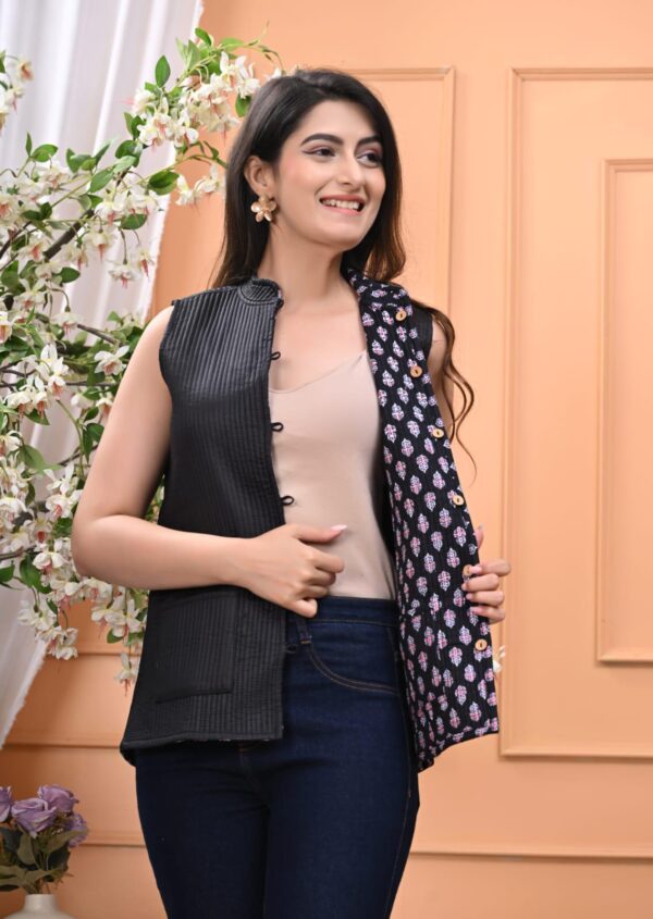 Black And White Cotton Silk Reversible Quilted Sleeveless Jacket